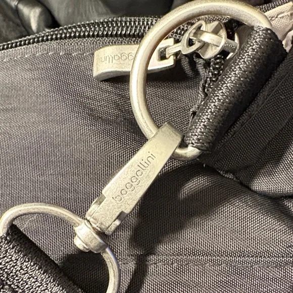 Baggallini Black Crossbody Bag - Picture 6 of 11